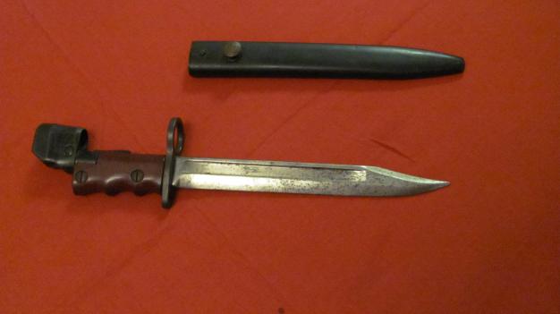 Rare No 4  Lee Enfield  Mark 7 bayonet