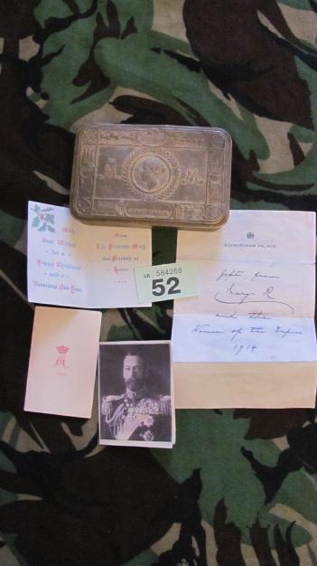 1914 Christmas Tin With 4 original Contents